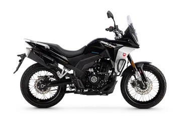 Vista lateral de la Macbor Montana XR1 EVO, destaca su diseño aventurero.