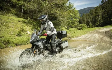 La Macbor Montana XR1 EVO demuestra su capacidad off-road en terrenos desafiante