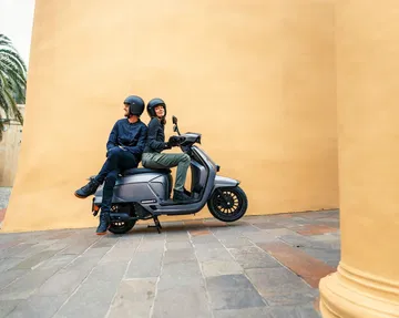 La nueva MBP SC 125 R ofrece un diseño neoretro con gran confort para dos pasajeros. La nueva MBP SC 125 R ofrece un diseño neoretro con gran confort para dos pasajeros.