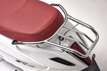 La MBP SC125RE4 destaca por su diseño neoretro y comodidad en el asiento La MBP SC125RE4 destaca por su diseño neoretro y comodidad en el asiento