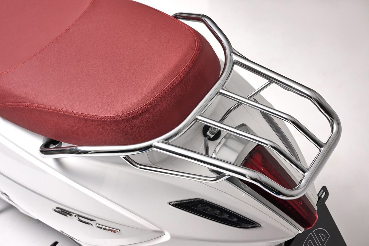 La MBP SC125RE4 destaca por su diseño neoretro y comodidad en el asiento