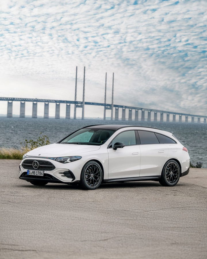 Mercedes-Benz-CLA-Shooting-Brake-EQ-2026-10 Mercedes-Benz CLA Shooting Brake eléctrico en un entorno urbano