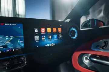 Interior del Mercedes-Benz CLA Shooting Brake eléctrico, destacando su pantalla y controles Interior del Mercedes-Benz CLA Shooting Brake eléctrico, destacando su pantalla y controles