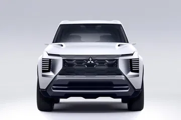 frontal del nuevo Mitsubishi DST, con diseño agresivo y tecnología avanzada Mitsubishi DST Concept