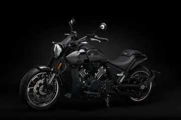 Si quieres ser la envidia de tus amigos moteros, esta custom V-twin de un litro y precio de saldo es todo lo que necesitas. Si quieres ser la envidia de tus amigos moteros, esta custom V-twin de un litro y precio de saldo es todo lo que necesitas.