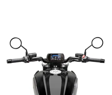 Vista del manillar y cuadro de instrumentos de la custom V-twin, lista para rugir.