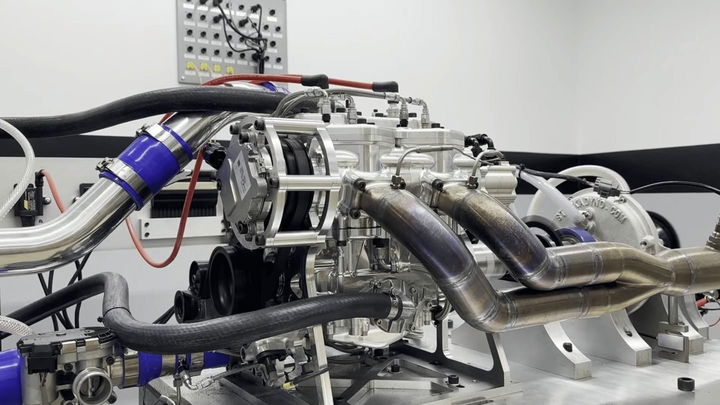 El motor que salvará la combustión interna es un dos tiempos versátil.