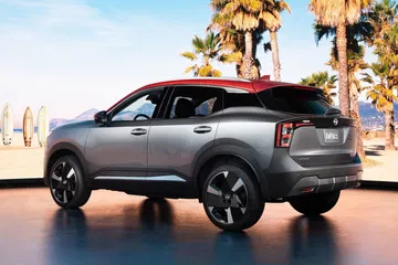 Un SUV japonés con un diseño moderno, ideal para la ciudad y el campo. Un SUV japonés con un diseño moderno, ideal para la ciudad y el campo.