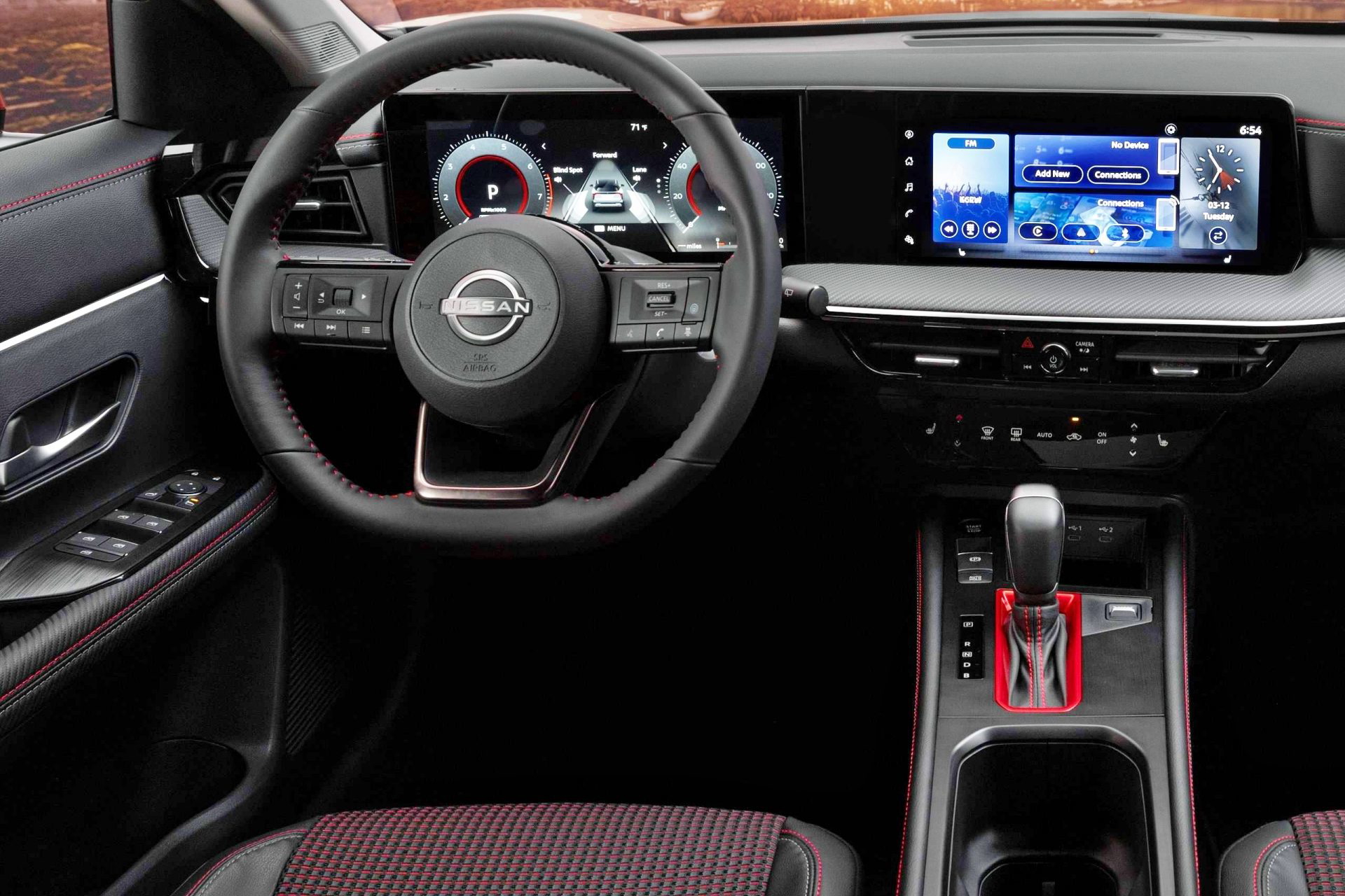 Salpicadero moderno y funcional que destaca en el Nissan Kicks.