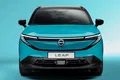 Frontal del nuevo Nissan Leaf 2026, con un diseño moderno y aerodinámico.