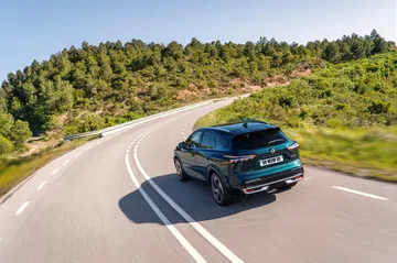 El Nissan Qashqai 2026 con motor e-Power destaca por su diseño contemporáneo.