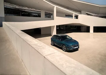 El SUV compacto más vendido de España se renueva con un motor híbrido eficiente.