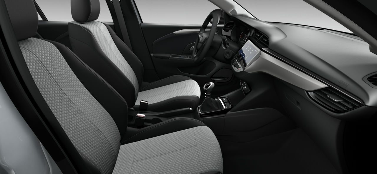 Interior del Opel Corsa Basic Edition 2025, con asientos cómodos y modernos.