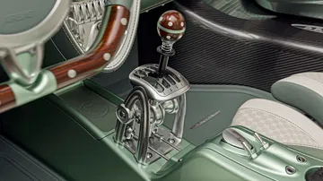 Detalle del elegante y exclusivo interior del Pagani Huayra Codalunga Speedster. Detalle del elegante y exclusivo interior del Pagani Huayra Codalunga Speedster.