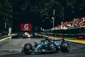 Los españoles luchan en el DRS durante una apretada carrera al sprint.