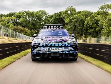 El nuevo Porsche Cayenne eléctrico combina diseño audaz con tecnología avanzada. El nuevo Porsche Cayenne eléctrico combina diseño audaz con tecnología avanzada.