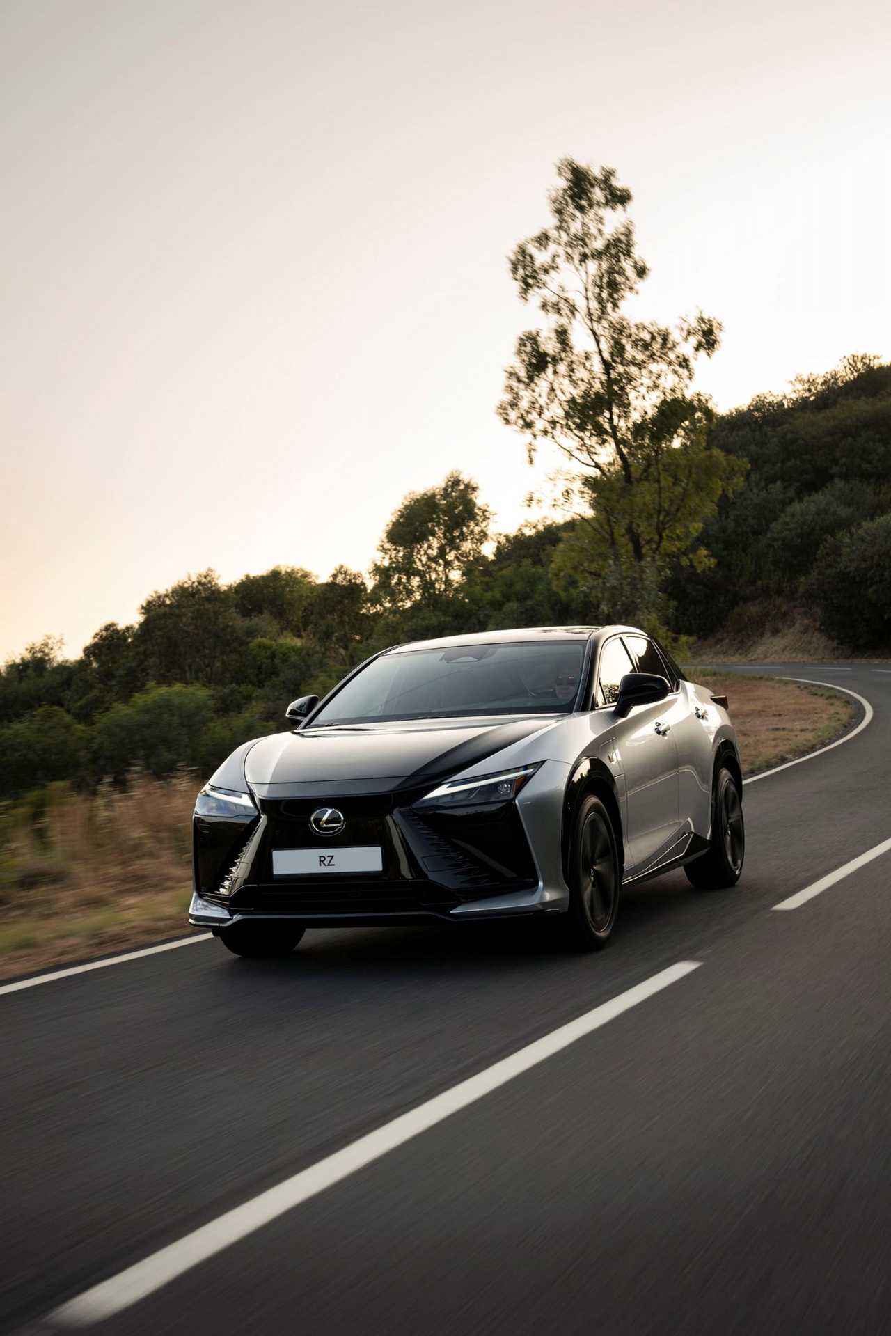 El Lexus RZ ofrece una conducción innovadora con su sistema steer-by-wire.