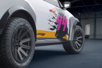 Parece sacado de un rally, un todoterreno compacto ideal para la aventura.