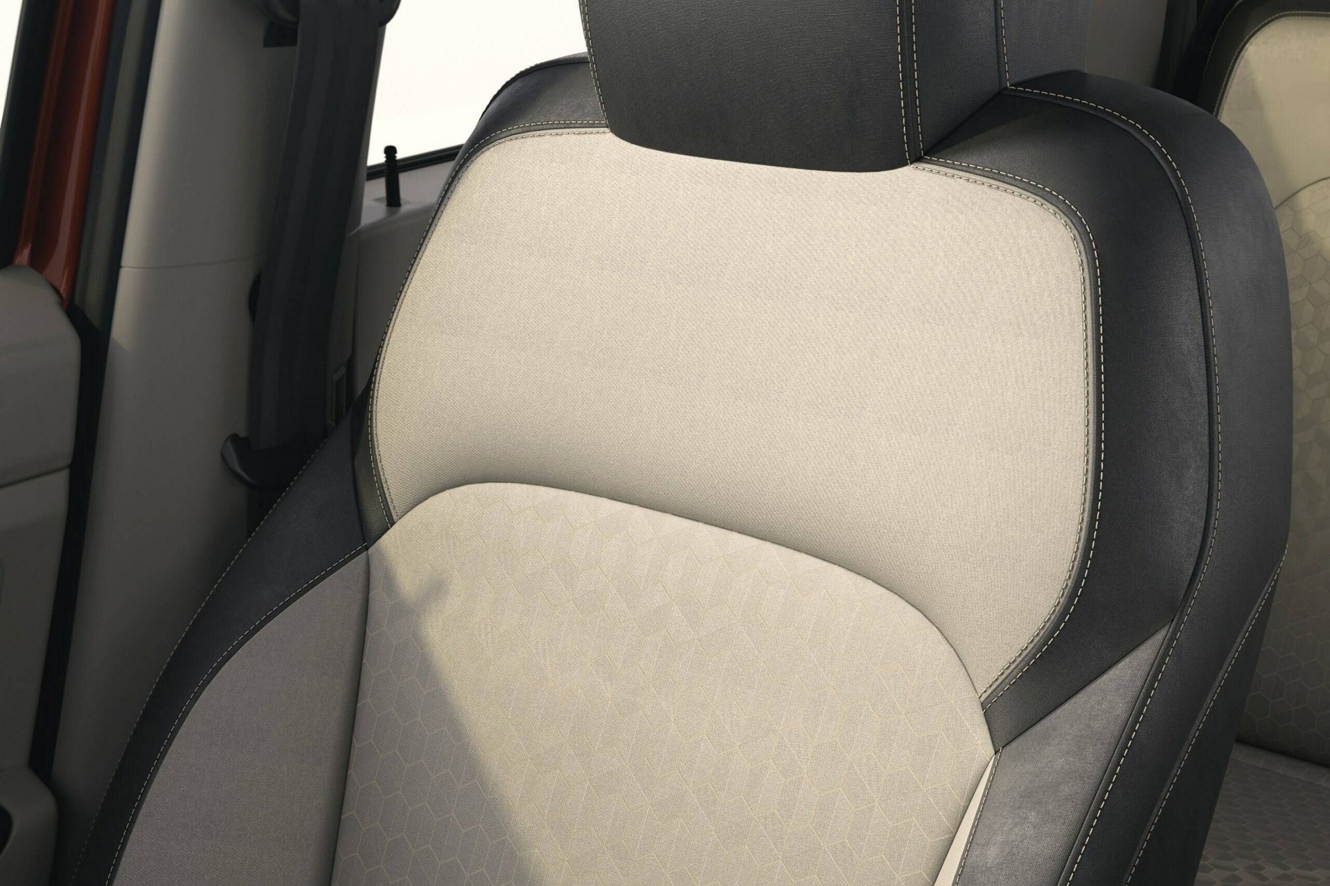 Detalle del asiento en el Renault Triber, concebido para la comodidad familiar.
