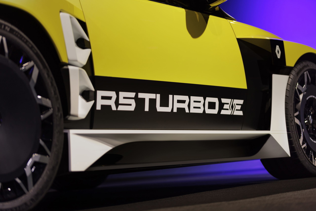 Detalle del nuevo R5 Turbo 3E con diseño moderno y atrevido.