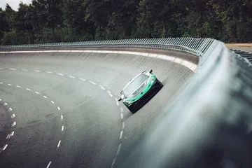 Este es el único coche capaz de hacer que un Bugatti parezca lento. Este es el único coche capaz de hacer que un Bugatti parezca lento.
