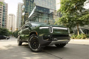 Nueva bestia todoterreno, Rivian R1S sorprende con diseño robusto.