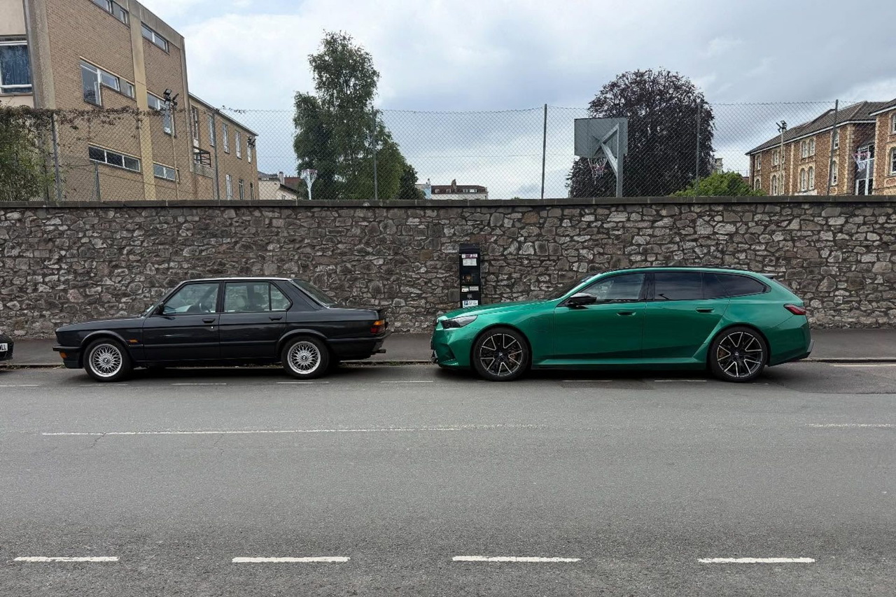 Chris Harris encuentra su clásico BMW M5 robado, junto a un coche verde.