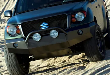 No hace falta reinventar nada, este Suzuki todoterreno ya tenía el aura que todos queremos en un 4x4