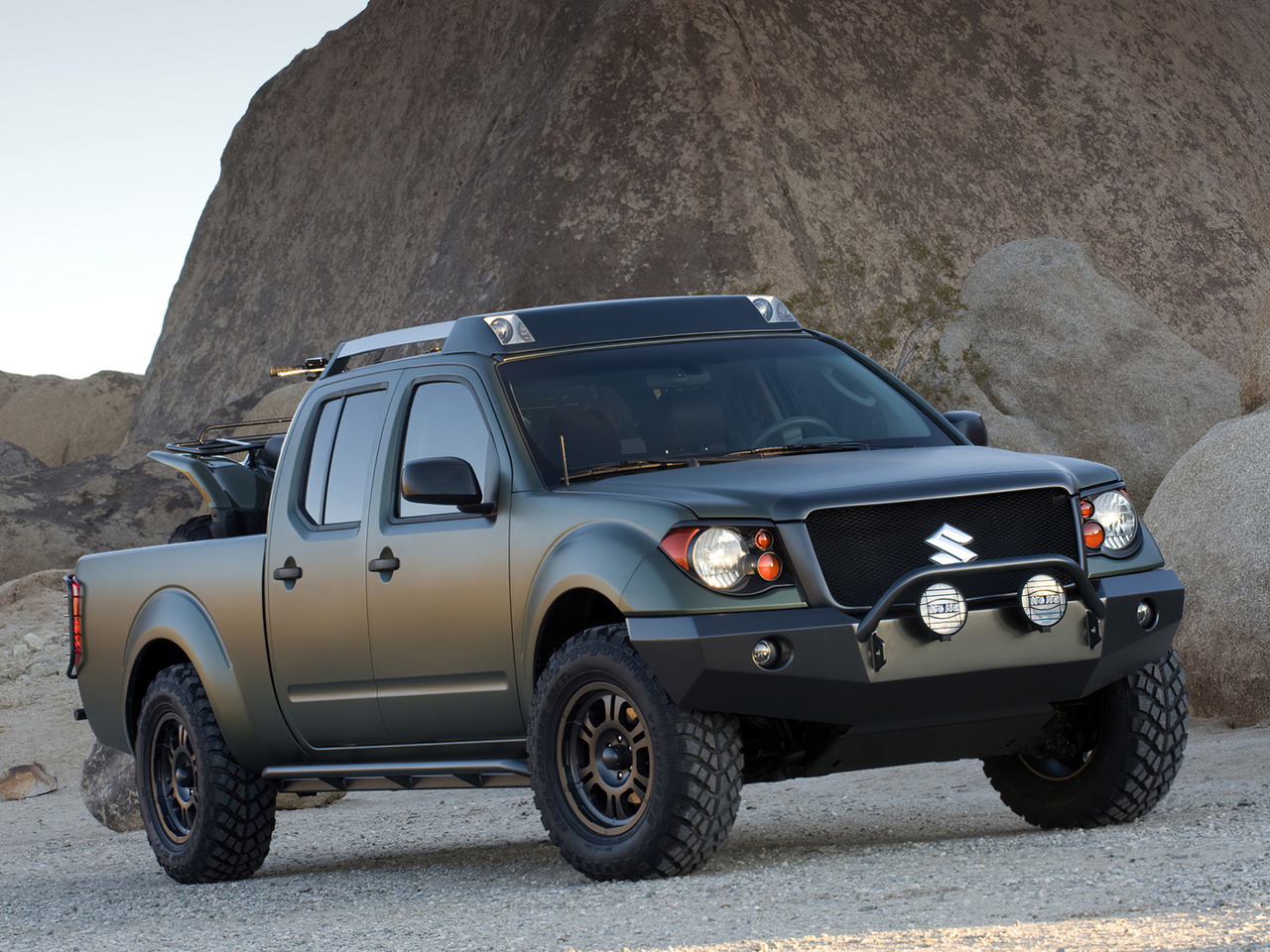 suzuki todoterreno con quad en maletero, aura 4x4