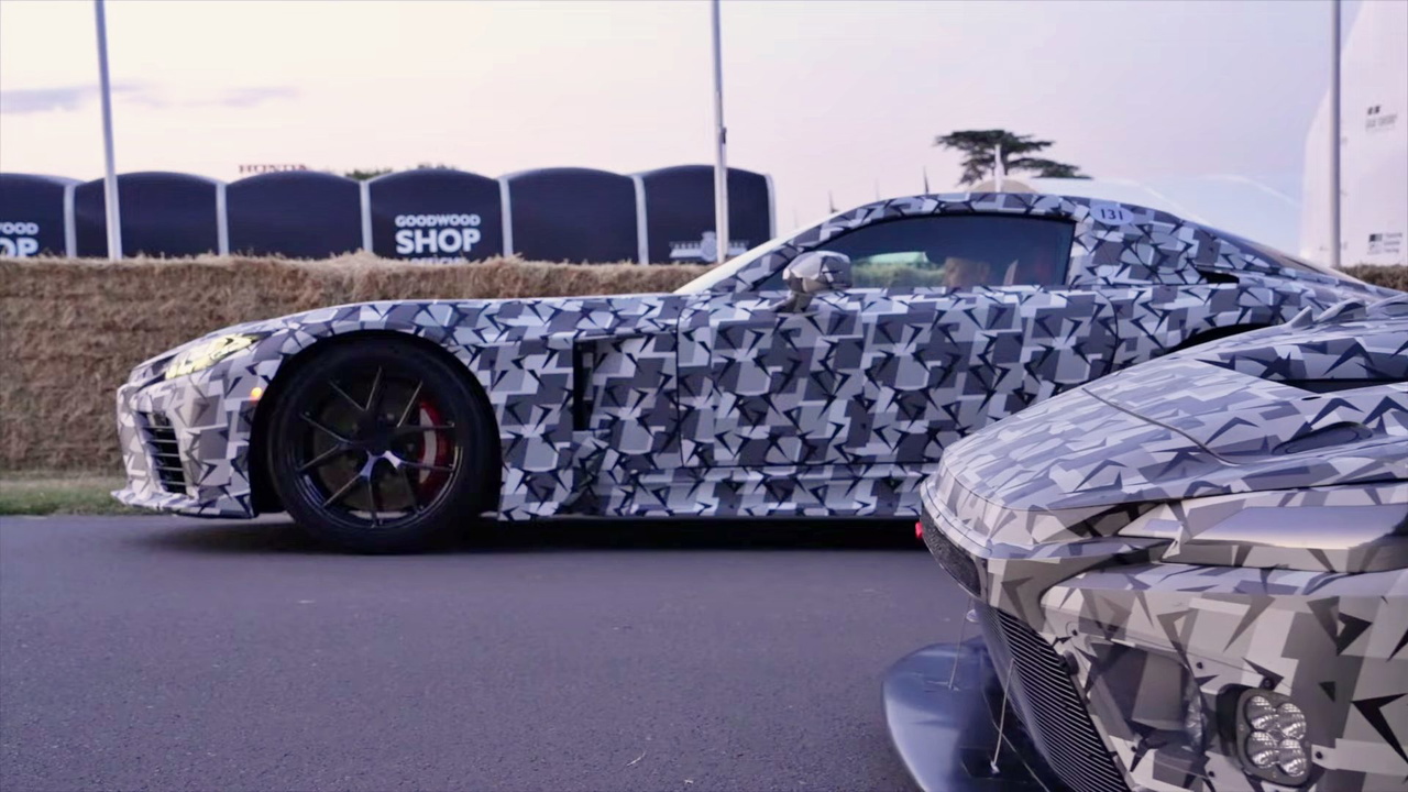 El sucesor del Lexus LFA con camuflaje se muestra en Goodwood, revelando su diseño en parte.