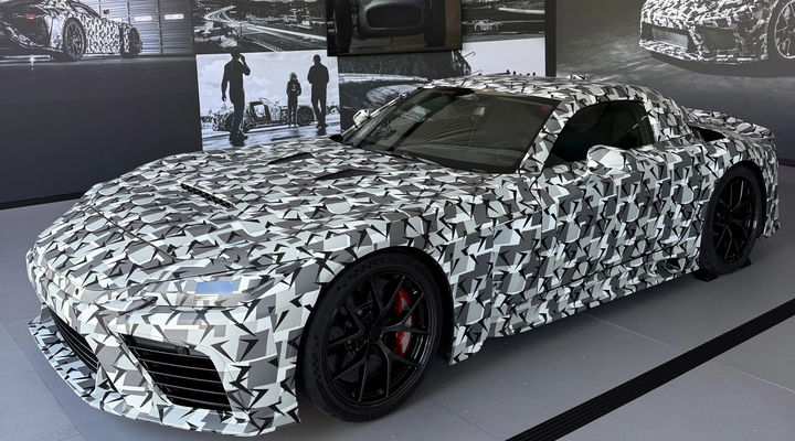El nuevo Toyota GT Concept llama la atención con su diseño camuflado impresionante.