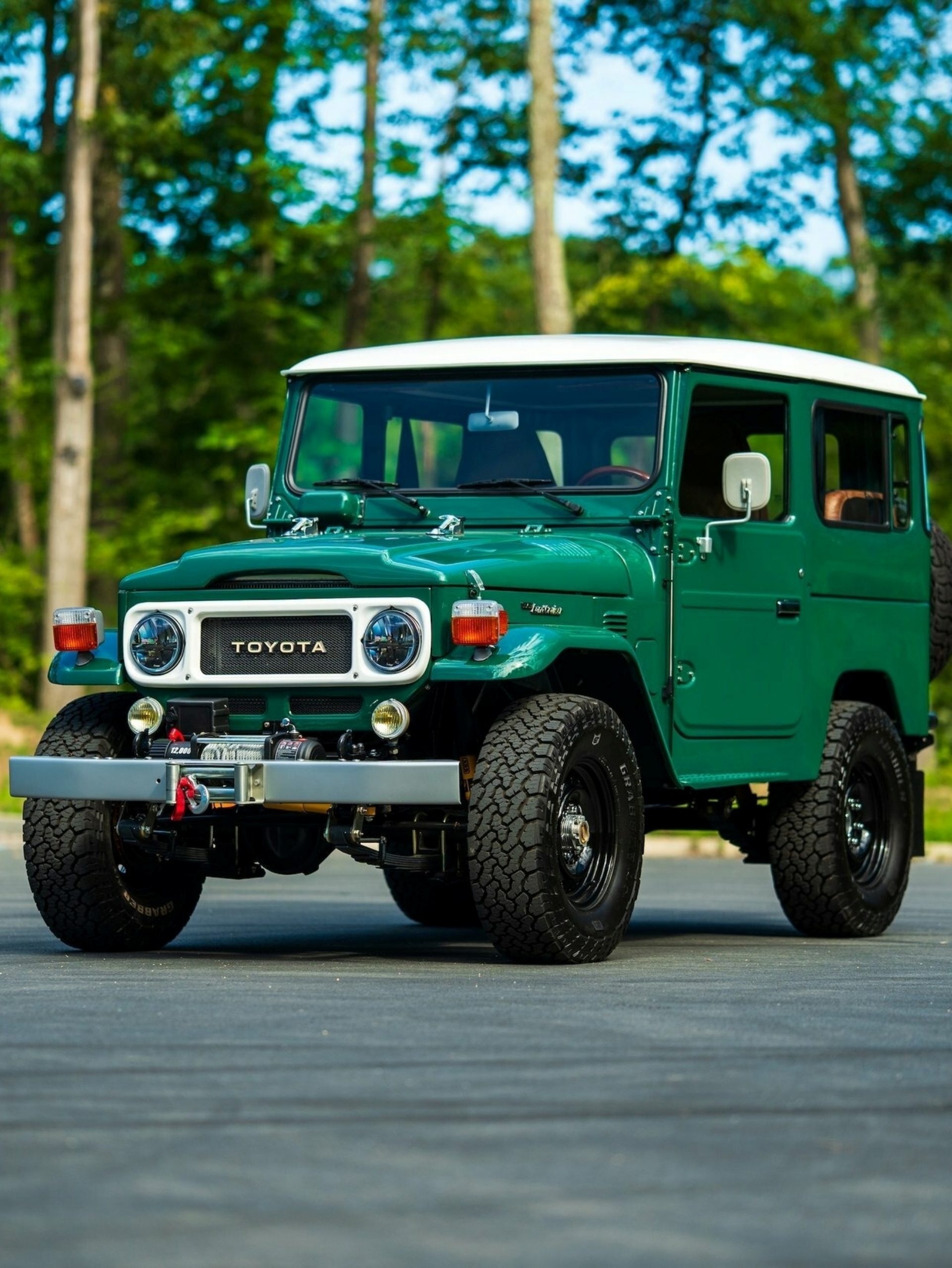 Toyota Land Cruiser FJ40 Legacy Overland (23) Este ladrillo japonés es el coche clásico más duro que puedes comprar.
