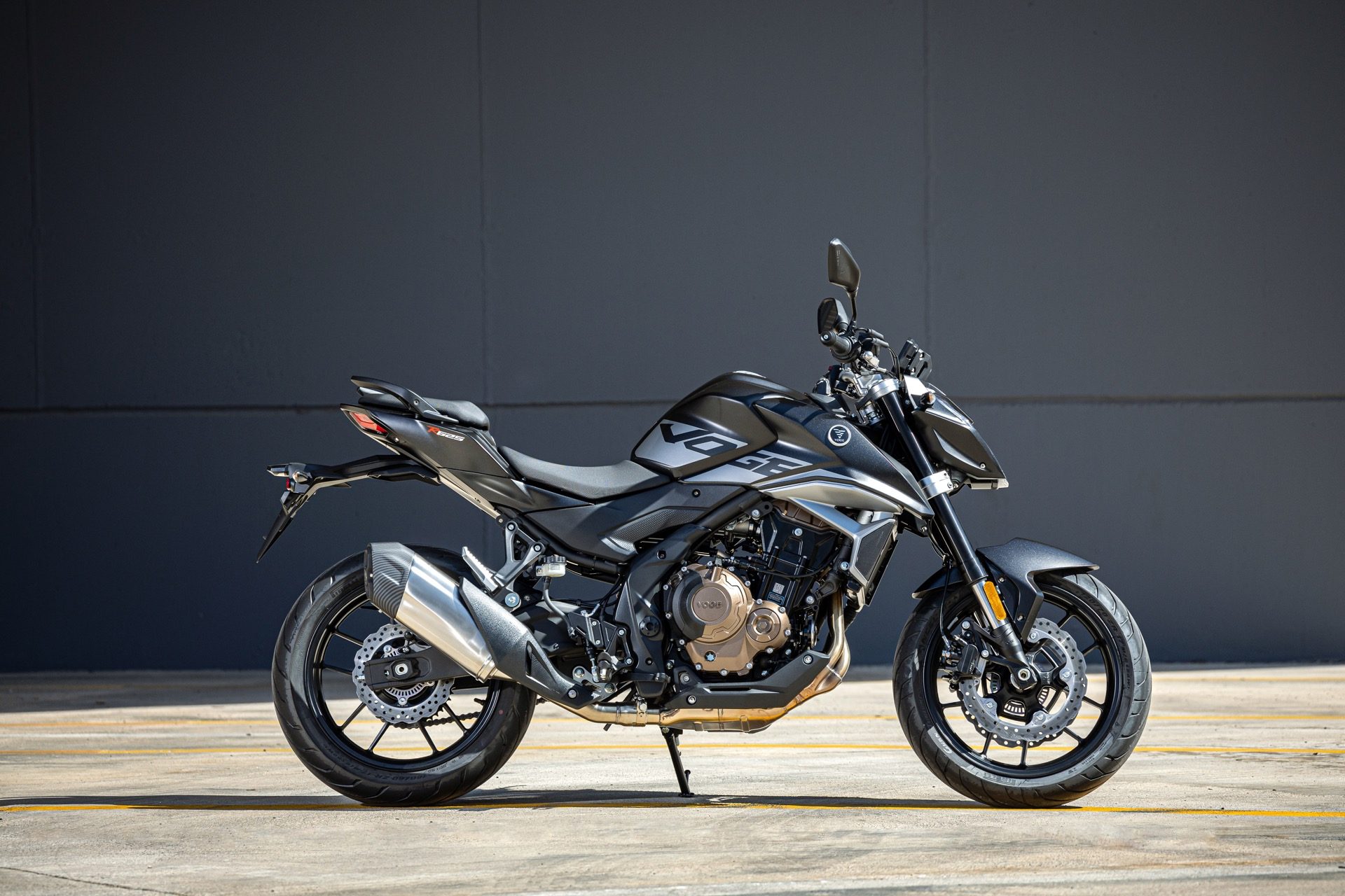 La nueva Voge 625R presenta un diseño agresivo y moderno, ideal para competir con la Yamaha MT-07.