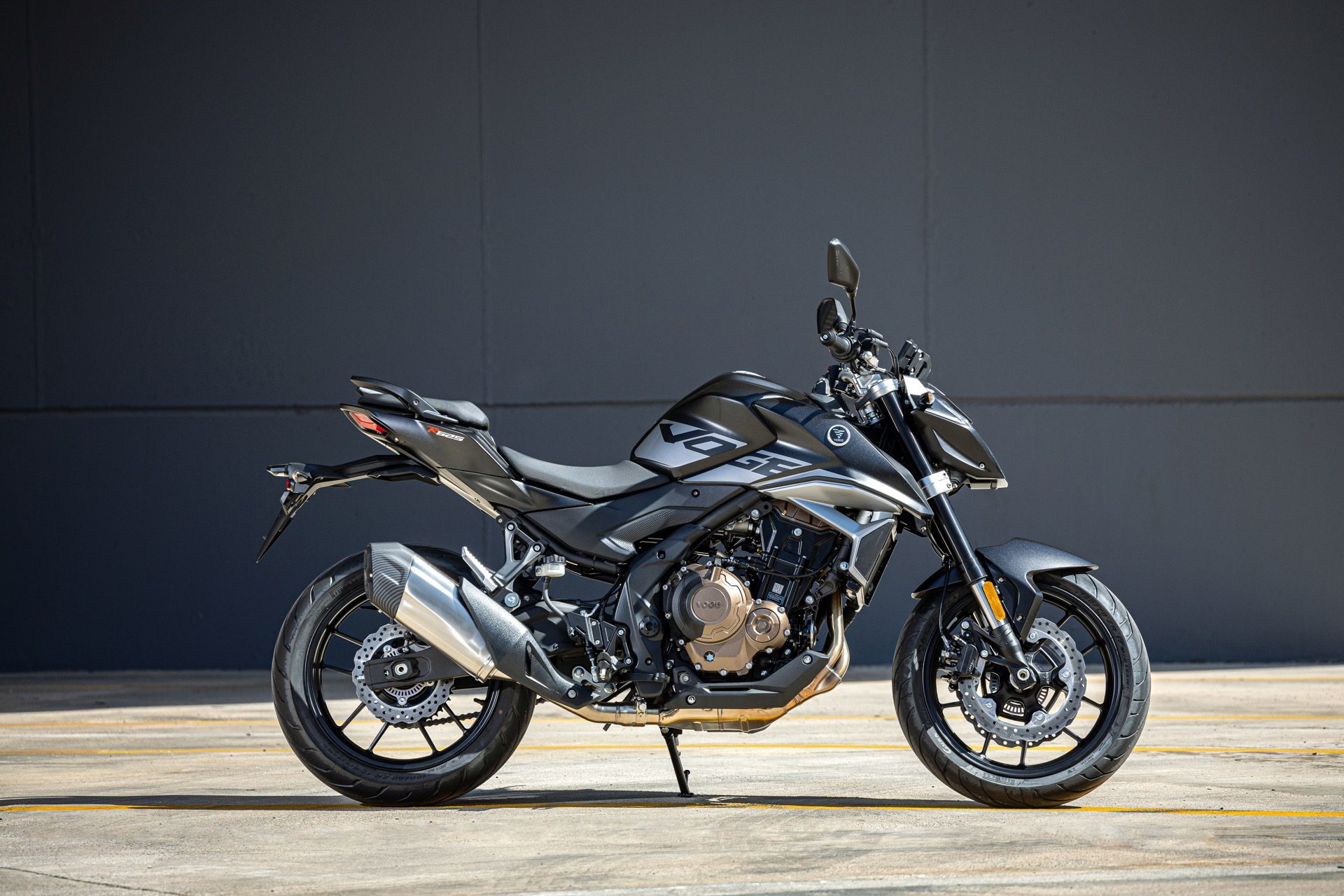 La nueva Voge 625R presenta un diseño agresivo y moderno, ideal para competir con la Yamaha MT-07.