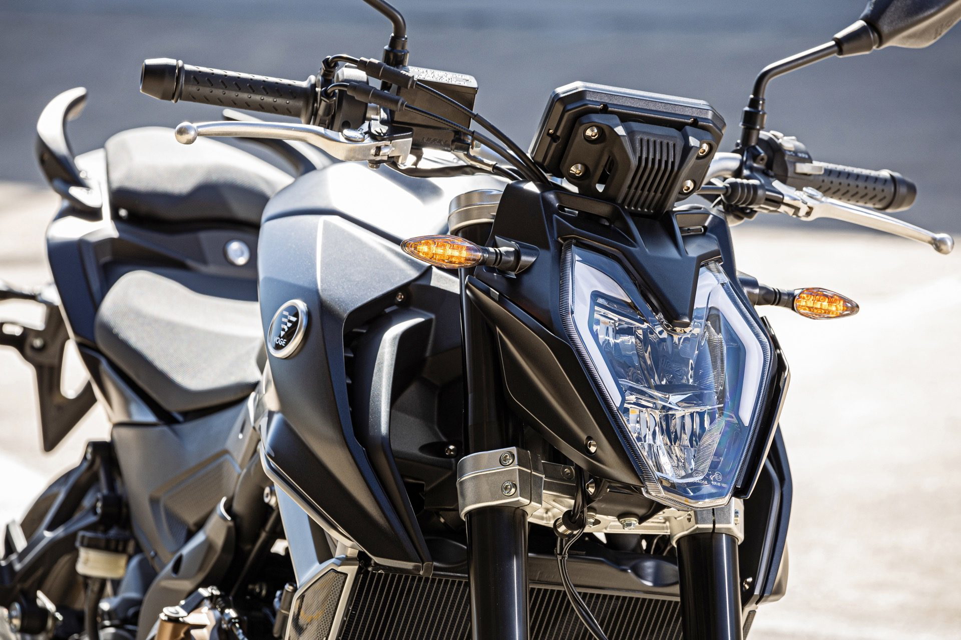 La Voge 625R ofrece un diseño moderno y agresivo, buscando capturar la esencia de las deportivas.