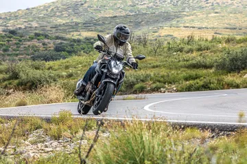 La Voge 625R se muestra en acción, listo para competir con la Yamaha MT-07.