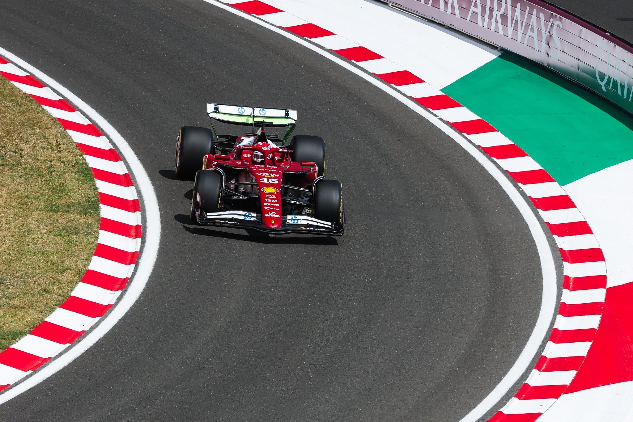 Charles Leclerc conquista la pole en Hungraroring a bordo de su Ferrari