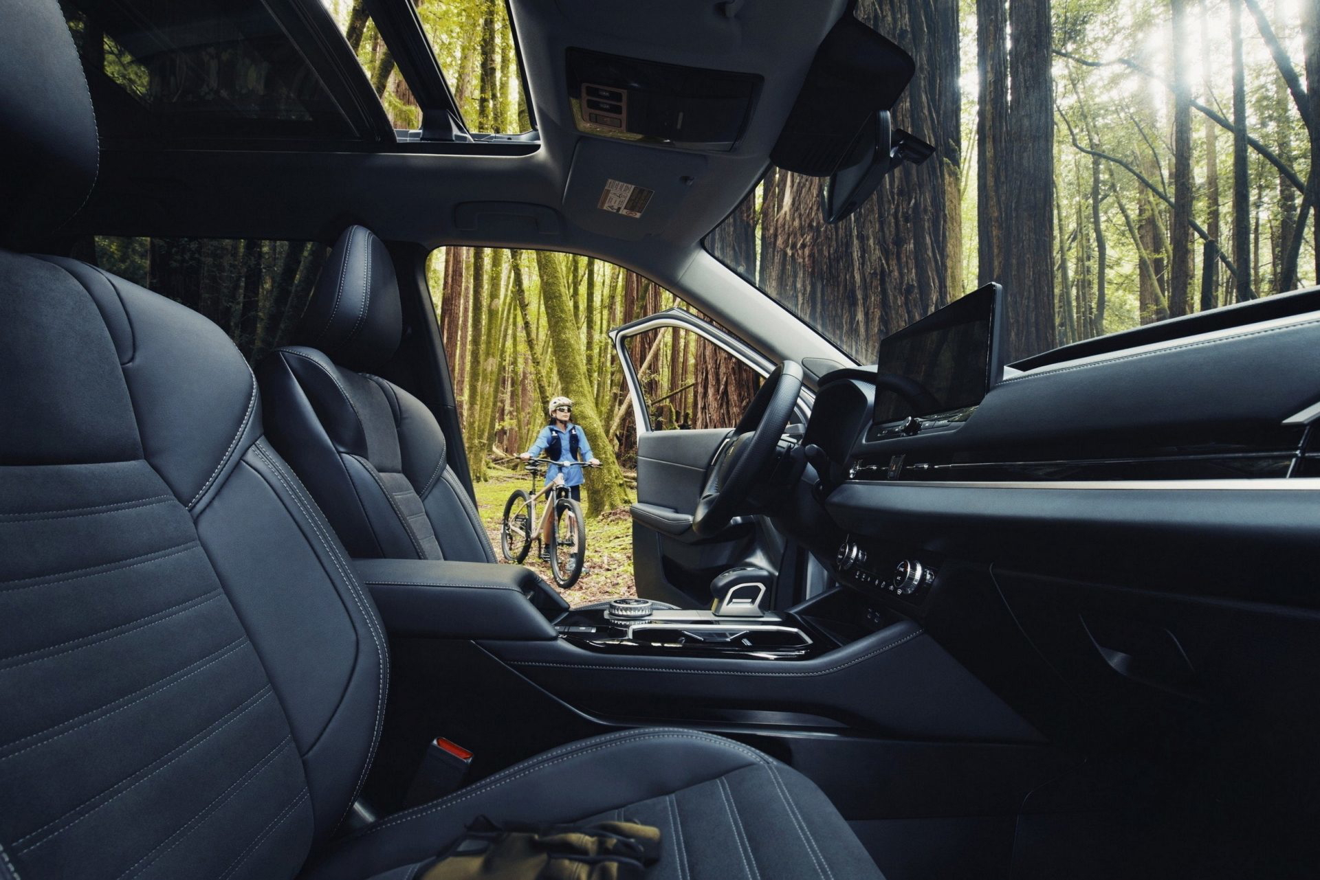 Interior del Mitsubishi Outlander Trail Edition, con acabados de calidad y espacio para disfrutar de la aventura.