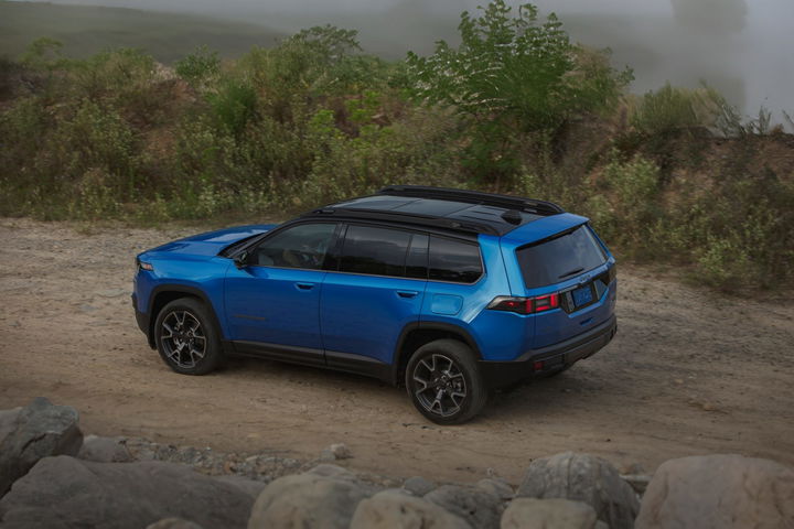 Motor híbrido Jeep Cherokee (8)