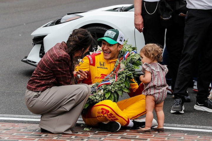 alex-palou-indycar-series-2025-red-bull (12)