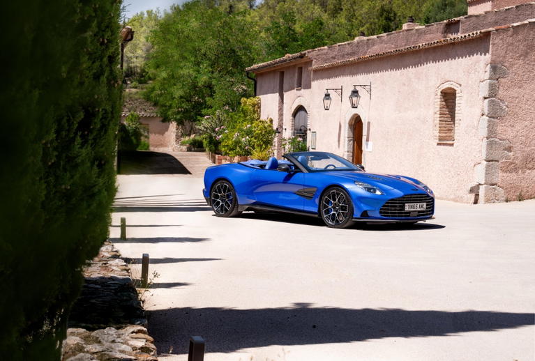 Probamos el Aston Martin Vanquish Volante, 835 CV de placer y rebeld&iacute;a.