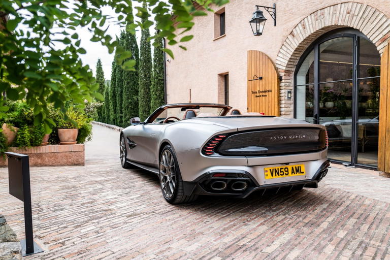 Aston Martin Vanquish Volante, dise&ntilde;o elegante y poderos, listo para la carretera.