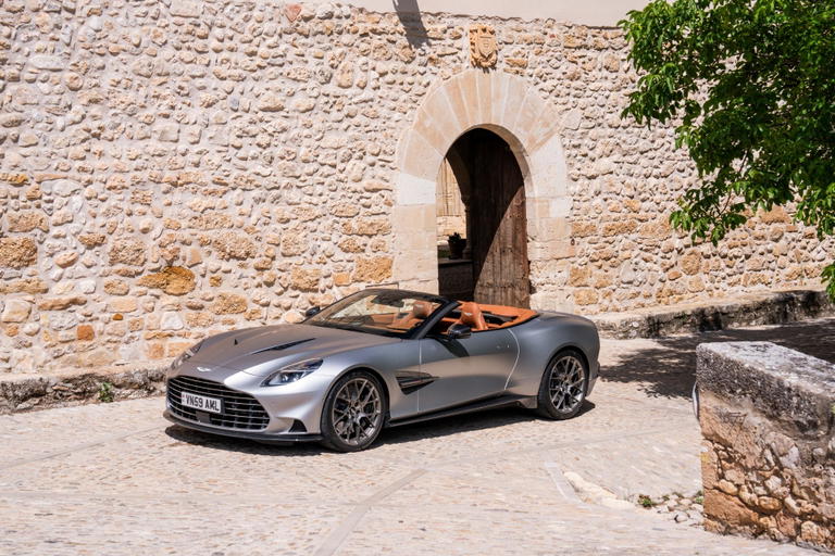 El Aston Martin Vanquish Volante destaca por su elegancia y potencia. Un aut&eacute;ntico placer de conducir.
