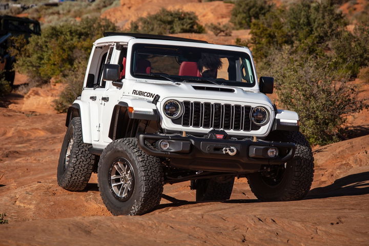 jeep-wrangler-392-v8-hemi-2025-10