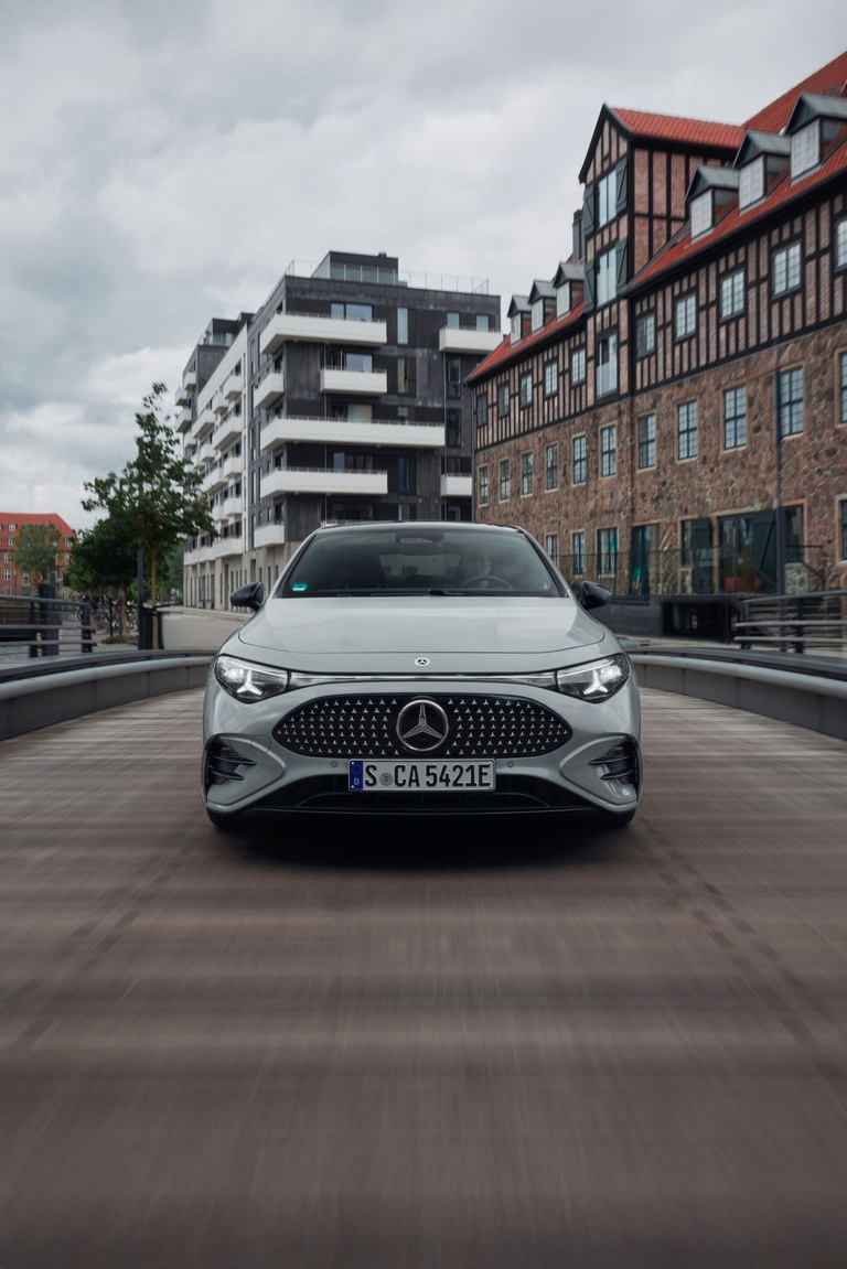 Este no es el Mercedes de tu abuelo. Es el futuro de la marca, ya lo hemos probado.