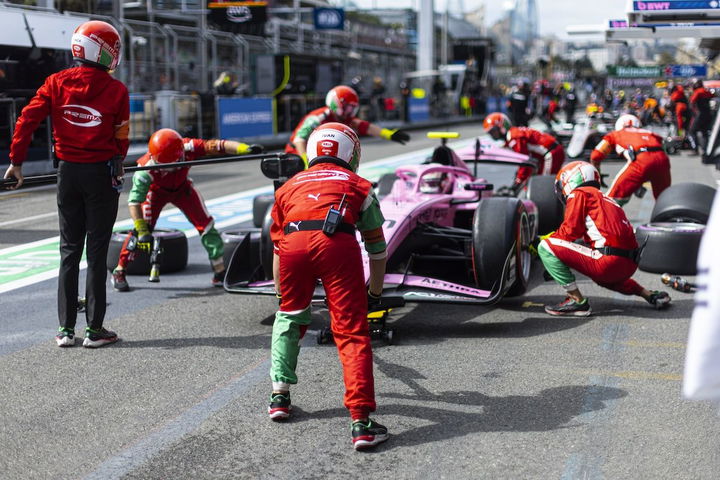 Minì pit-stop Baku Prema