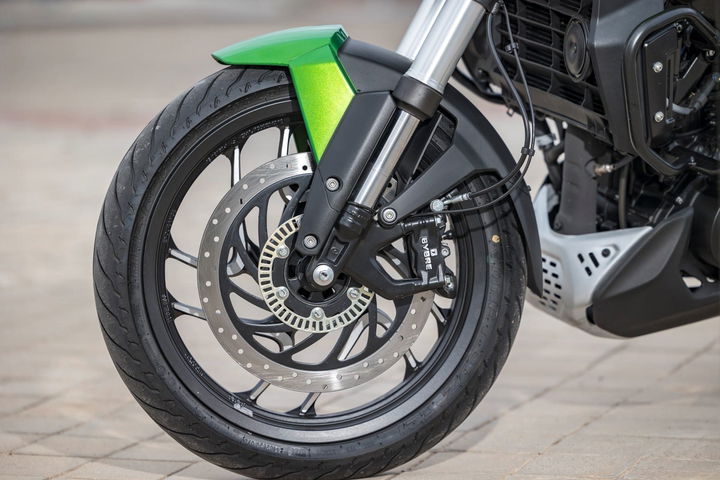 bajaj-dominar-400-7