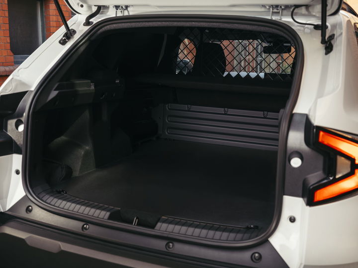 dacia-duster-cargo-2025-07