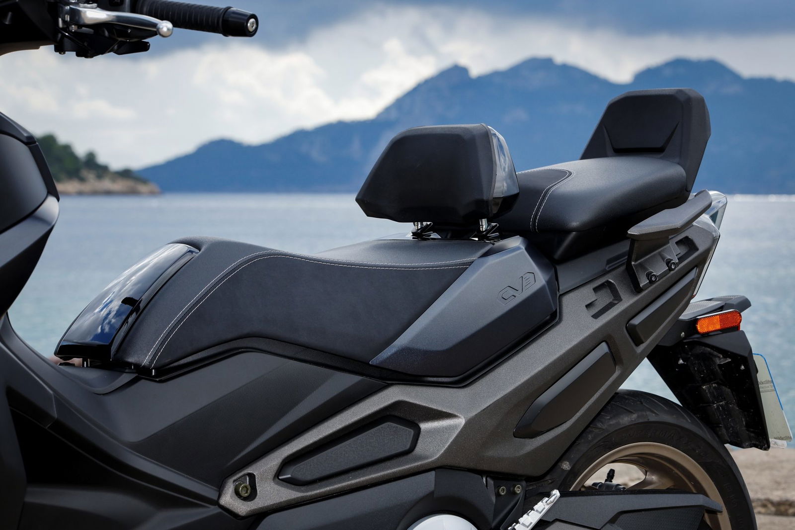 La “moto” que merece la pena en 2026 es el Golf GTI de tres ruedas y casi no tiene rival en deportividad