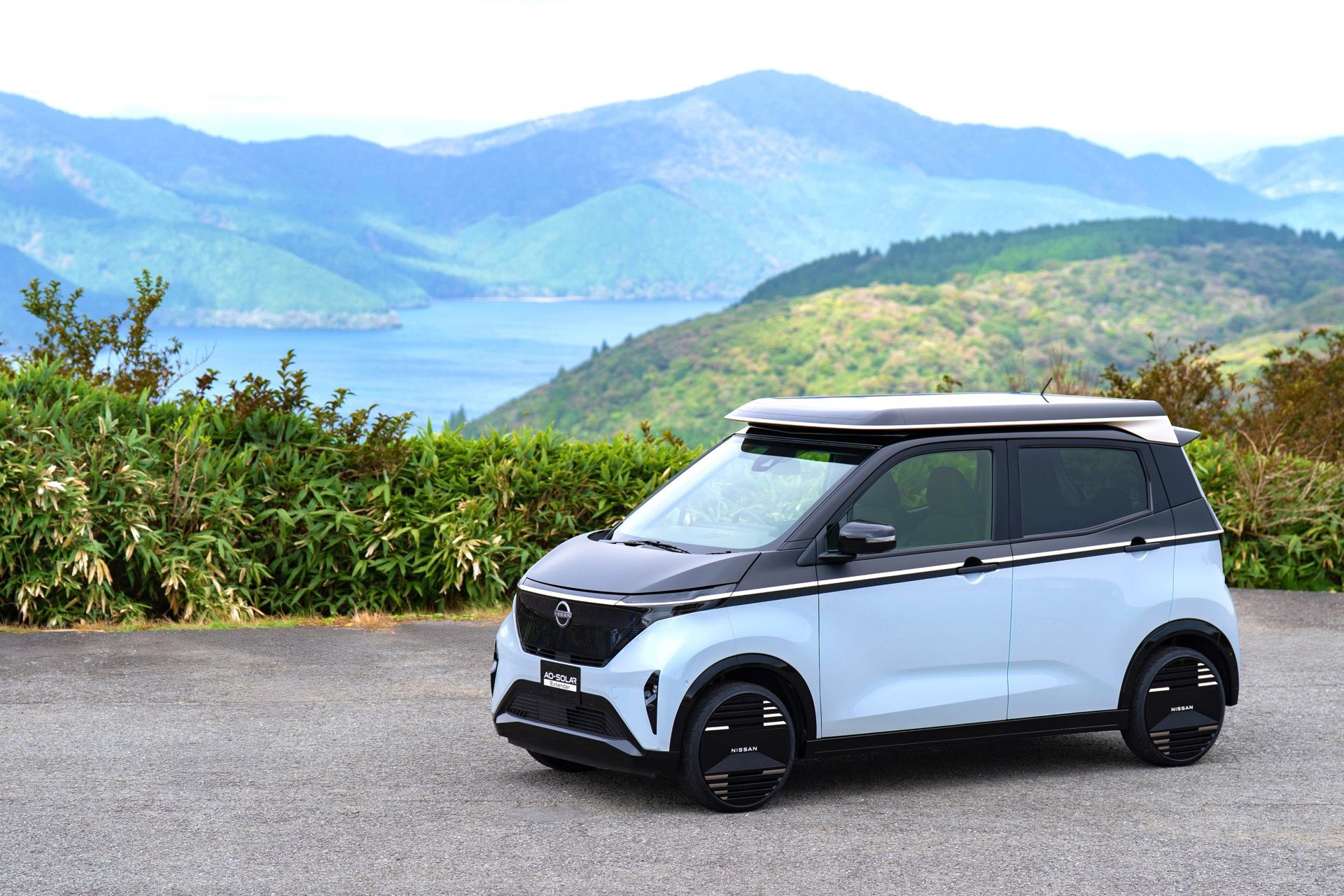 Nissan vám chce ušetriť veľa peňazí! Ako funguje geniálny solárny systém Ao-Solar Extender, ktorý získa zadarmo až 3000 km ročného dojazdu, len vďaka parkovaniu na slnku?